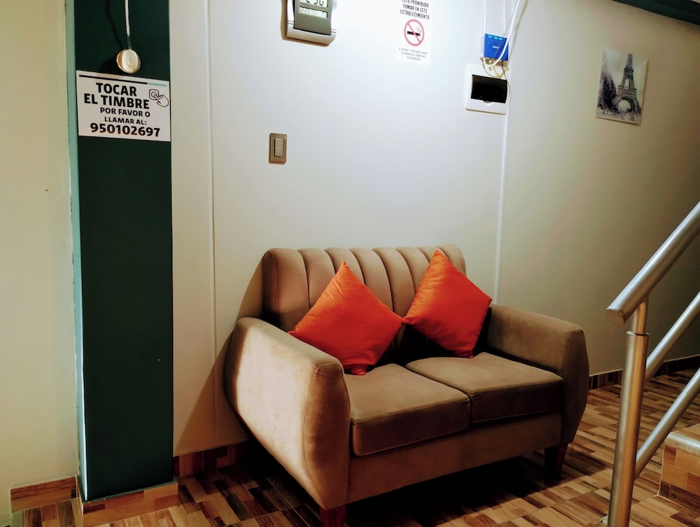Hostal TOSCANO SUITES