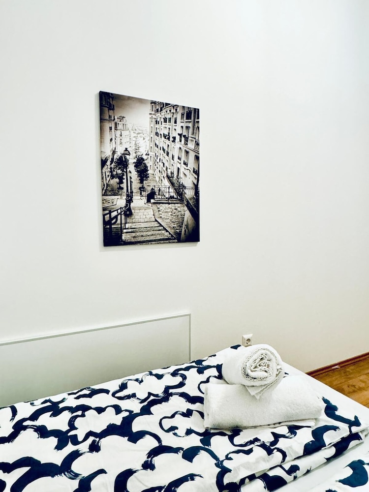 5BR Apt For 10 Walk to Kaufpark Alterlaa