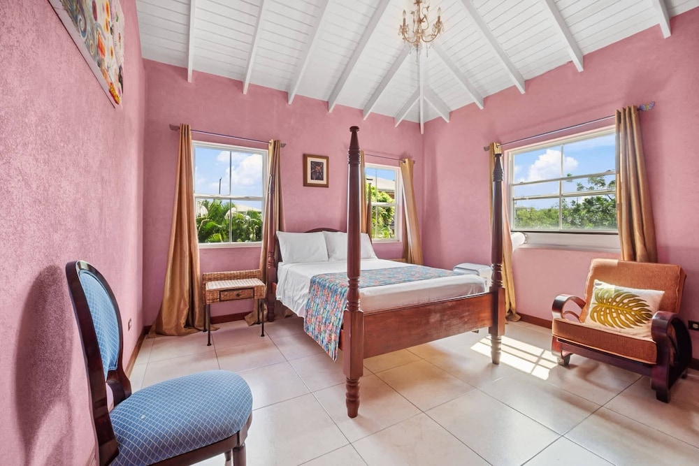 Serenity Villa - 4bd by Zenbreak