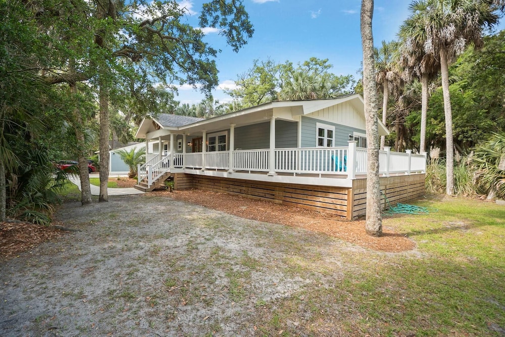 Inviting 3-bed, 3-bath Home Offers Perfect Blend of Comfort and Coastal Charm