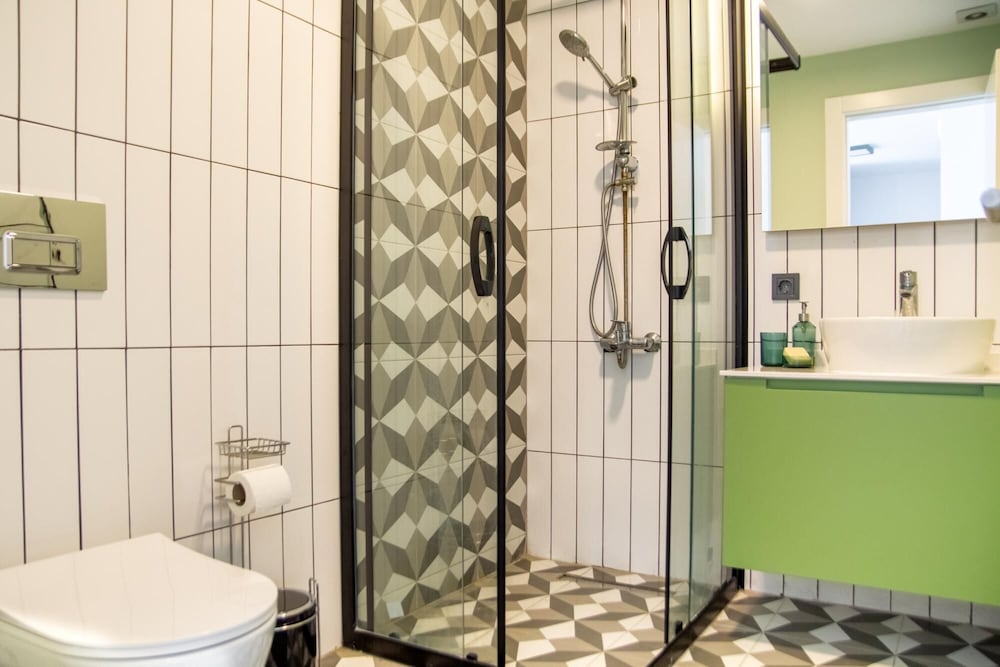 Gorgeous Apartment With Pool and Balcony In Izmir view 5
