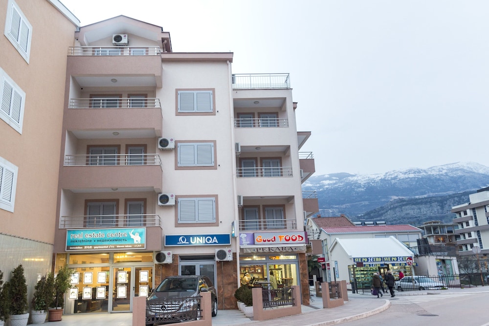 SMS Apartments