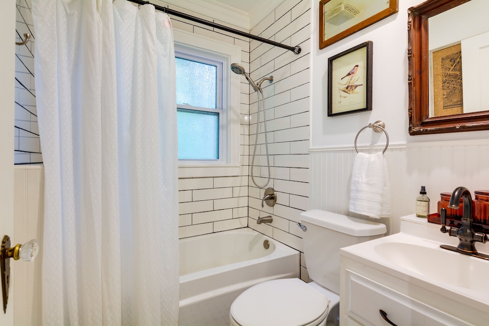 Springfield Vacations - Whimsical Cottage Near Springfield Art Museum! - Property Image 35