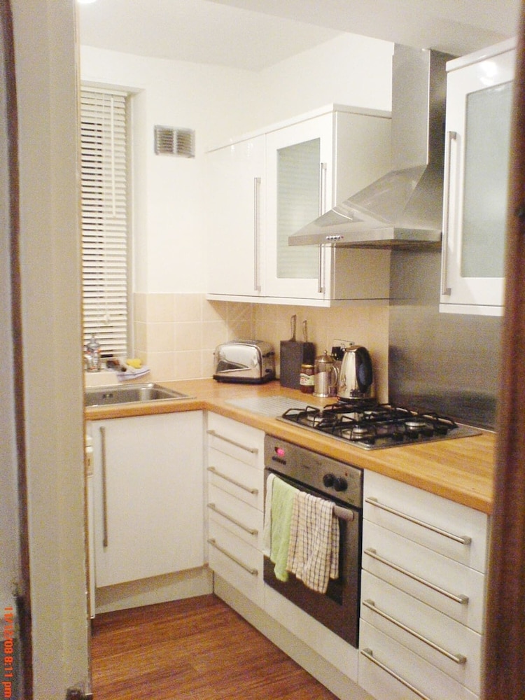 Stylish 2 Bed Between Camden Town & Primrose Hill