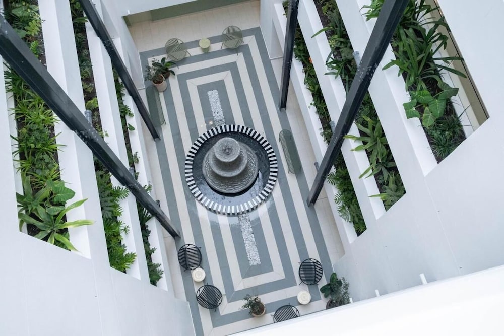 Luxurious Sea Point Studio Apartment