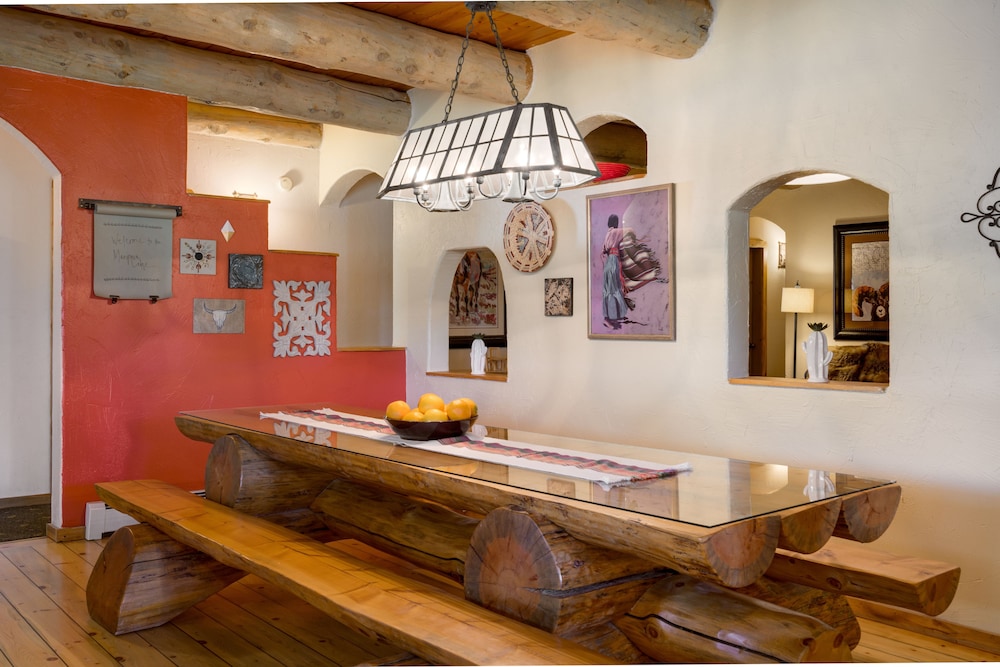 Mariposa Lodge B&B