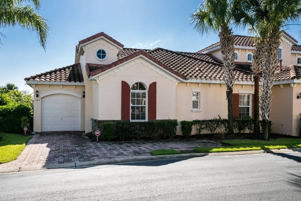 Tuscan Hills 3 Bed, 2 Bath Courtyard Villa 3 Bedroom Villa by Redawning - Image 1