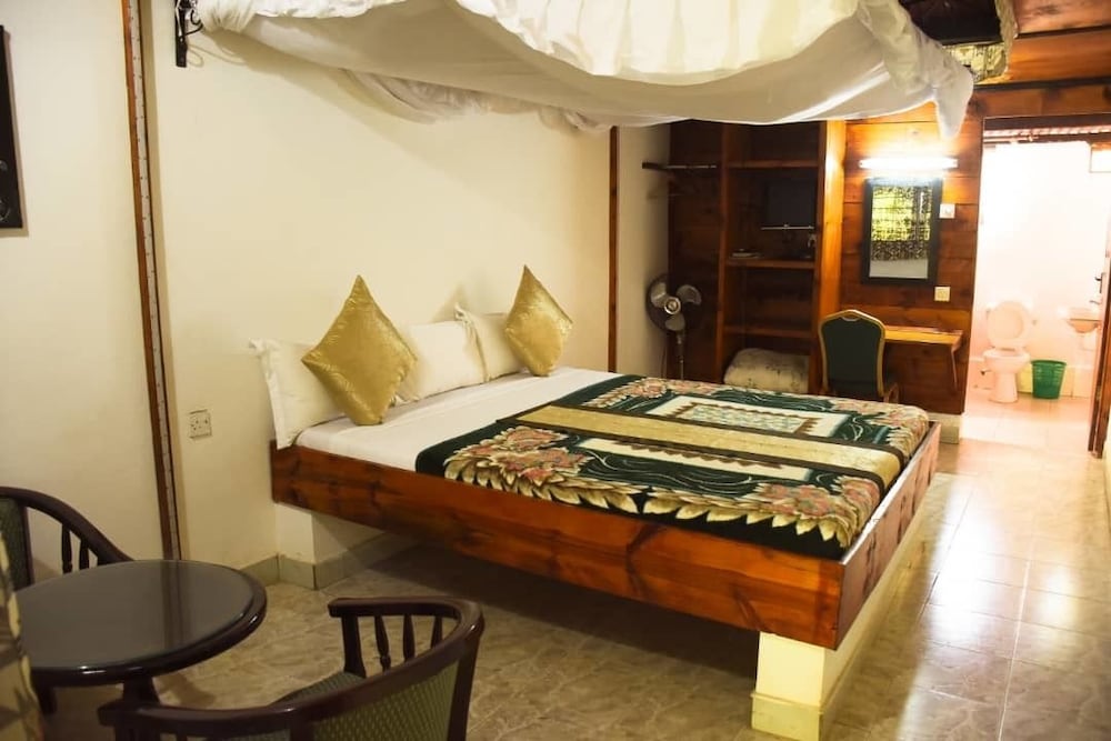 Pamoja Expeditions Lodge view 4