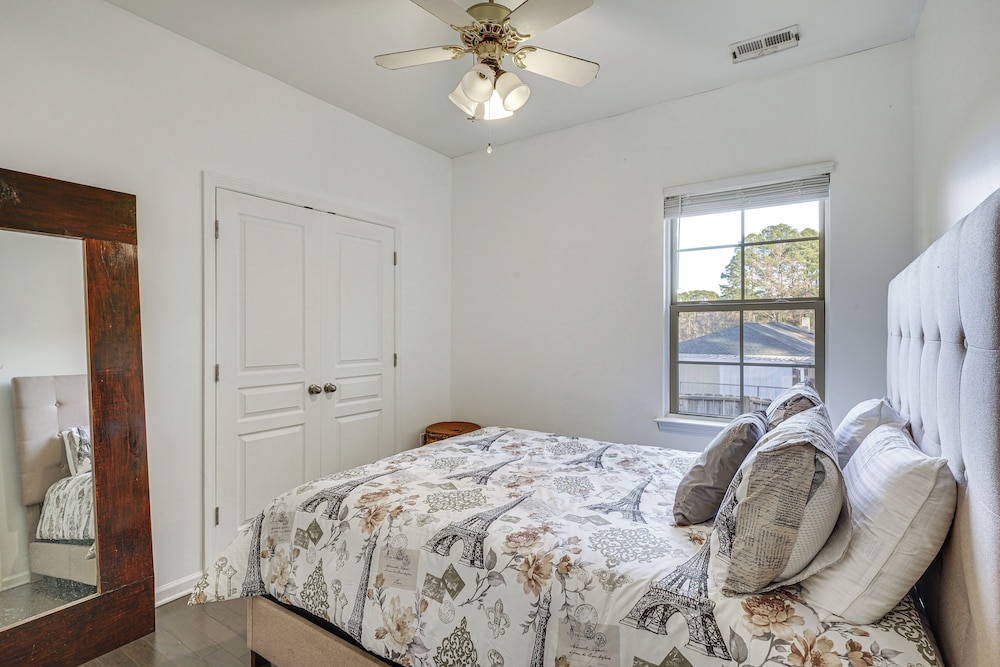 2 Mi to Downtown Durham: Family Home w/ Yard!