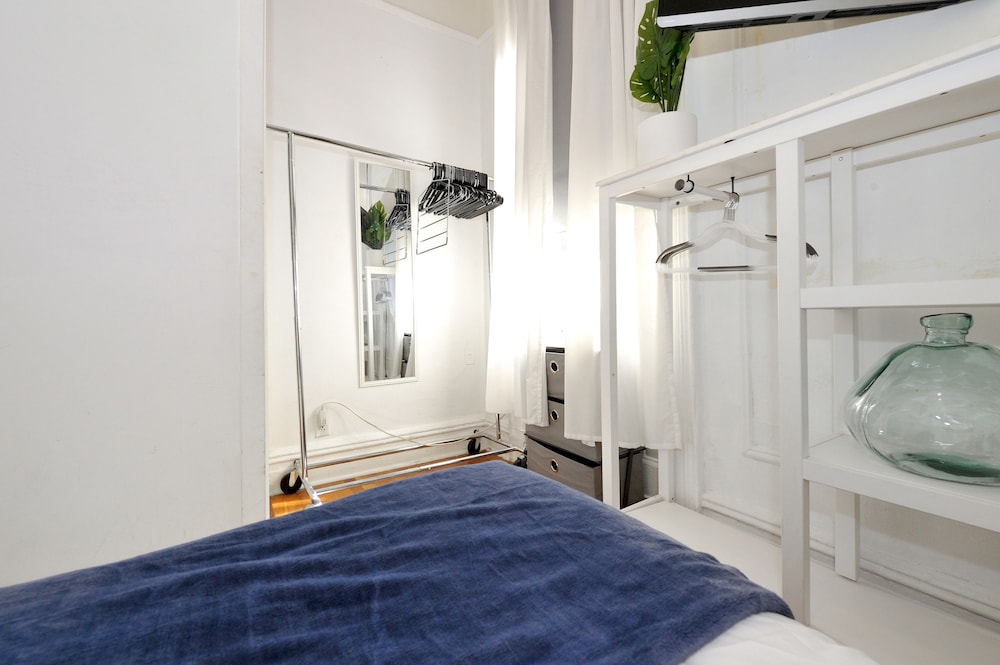 Midtown West Furnished Apartment 3BR Perfect Share