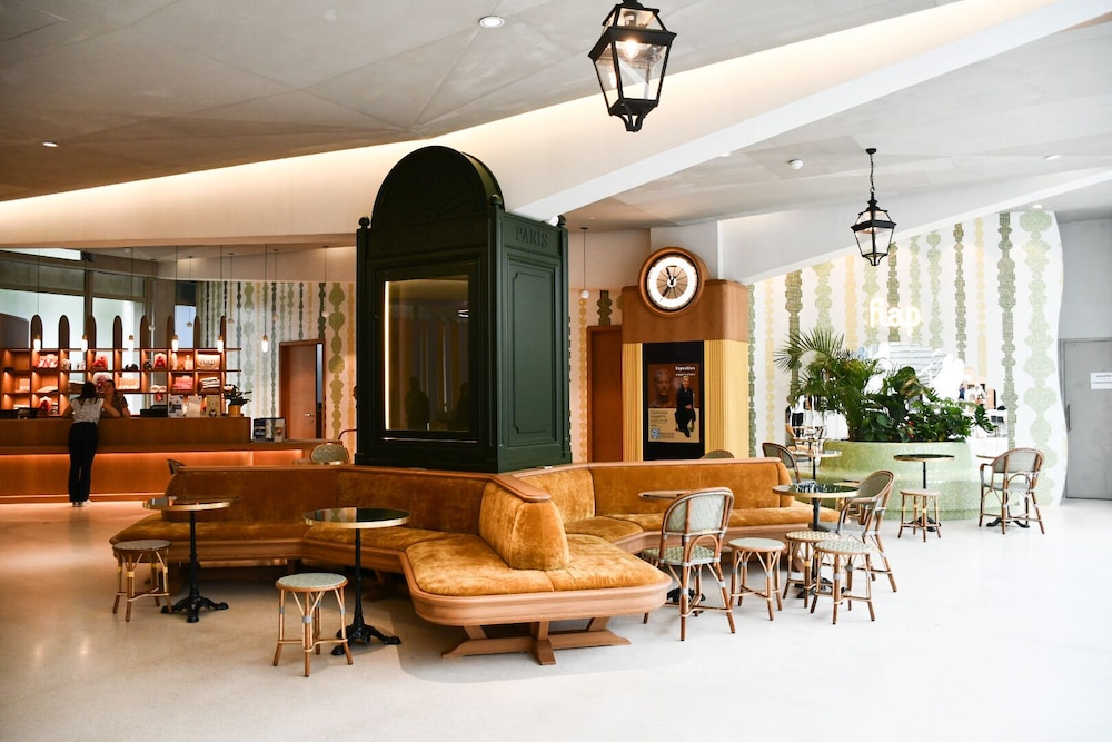 lounge