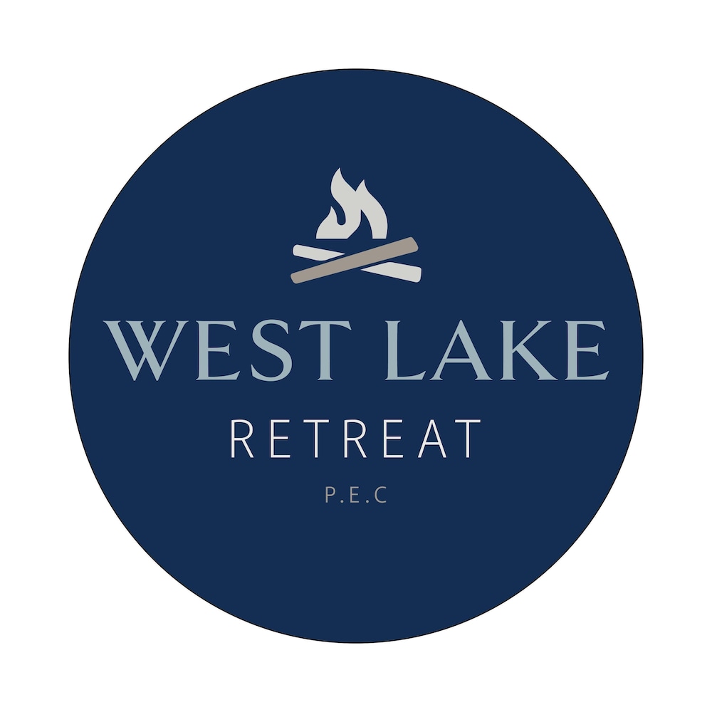 Welcome to West Lake Retreat Sandbanks Hot Tub