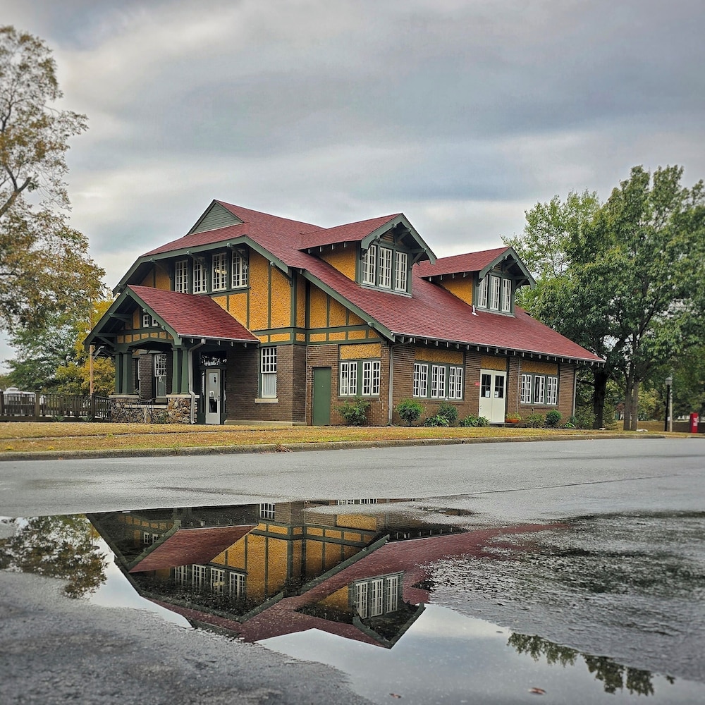Little Rock Firehouse Museum & Hostel