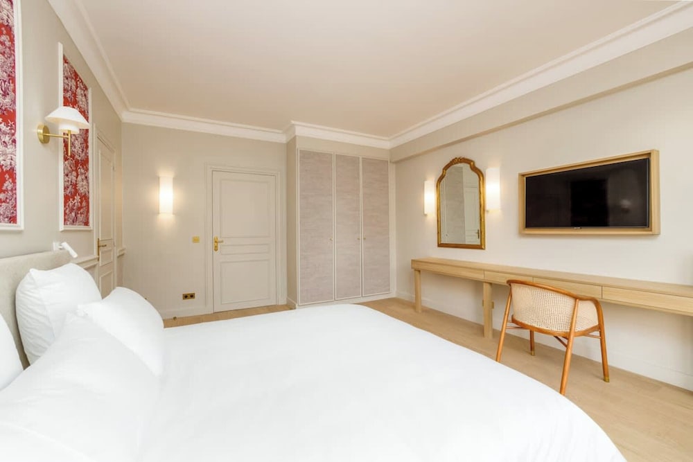Luxury sea View 3br-2ba With Services in Deauville
