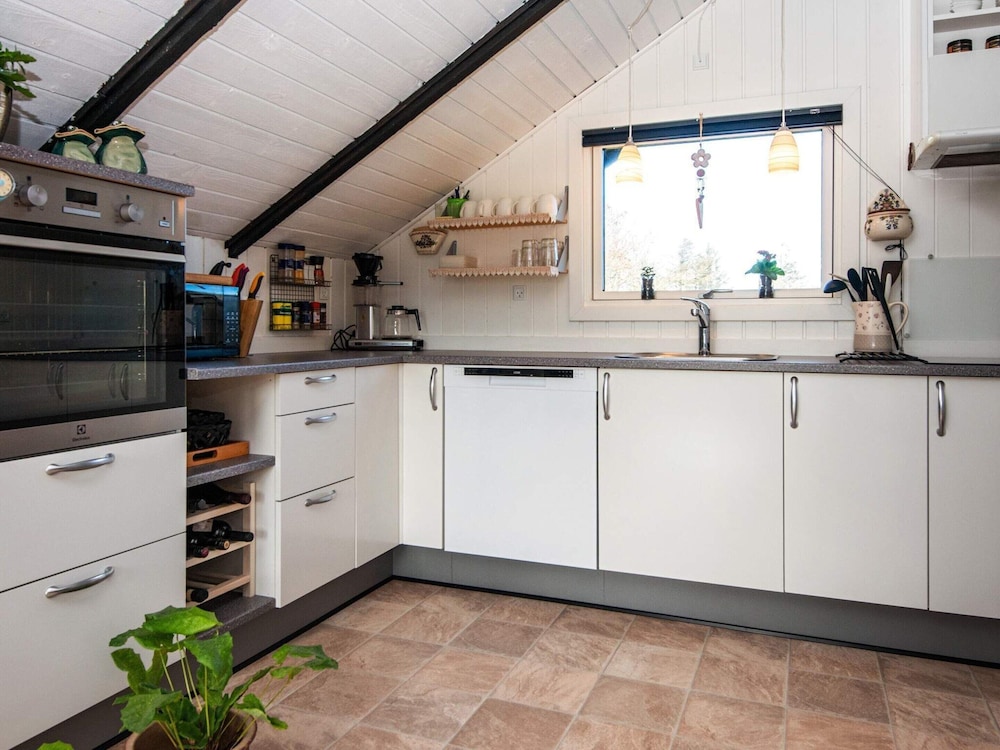 6 Person Holiday Home in Ulfborg view 4
