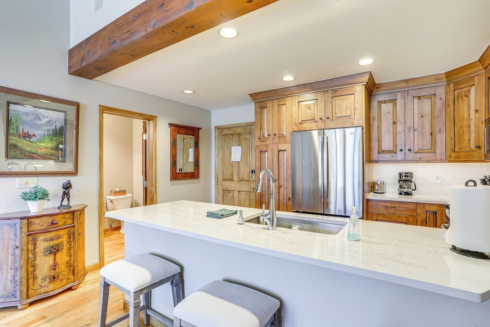 Seasons Lodge at Arrowhead: Beaver Creek Condo!