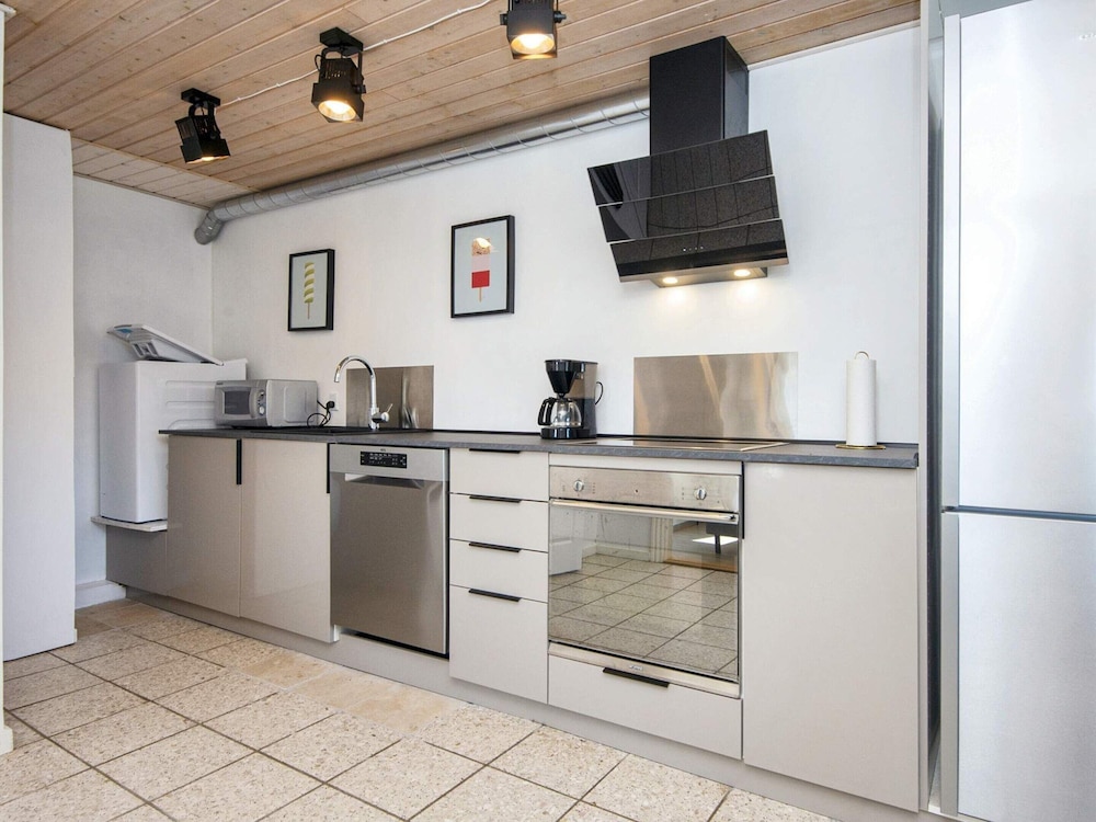 8 Person Holiday Home in Romo view 4