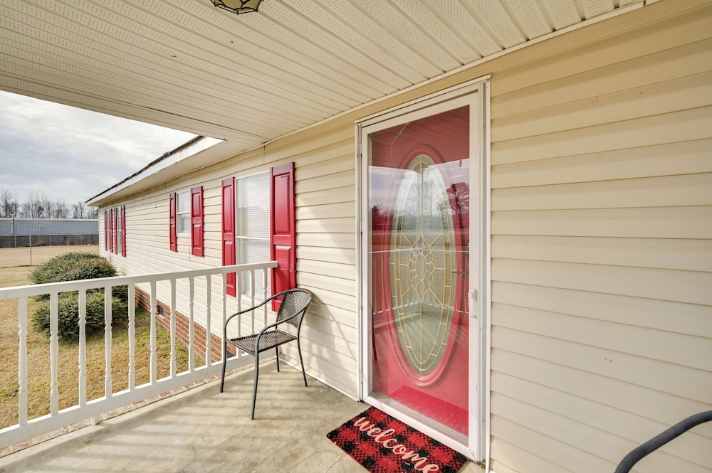 8 Mi to Dtwn Greenville: Pet-friendly Family Home!
