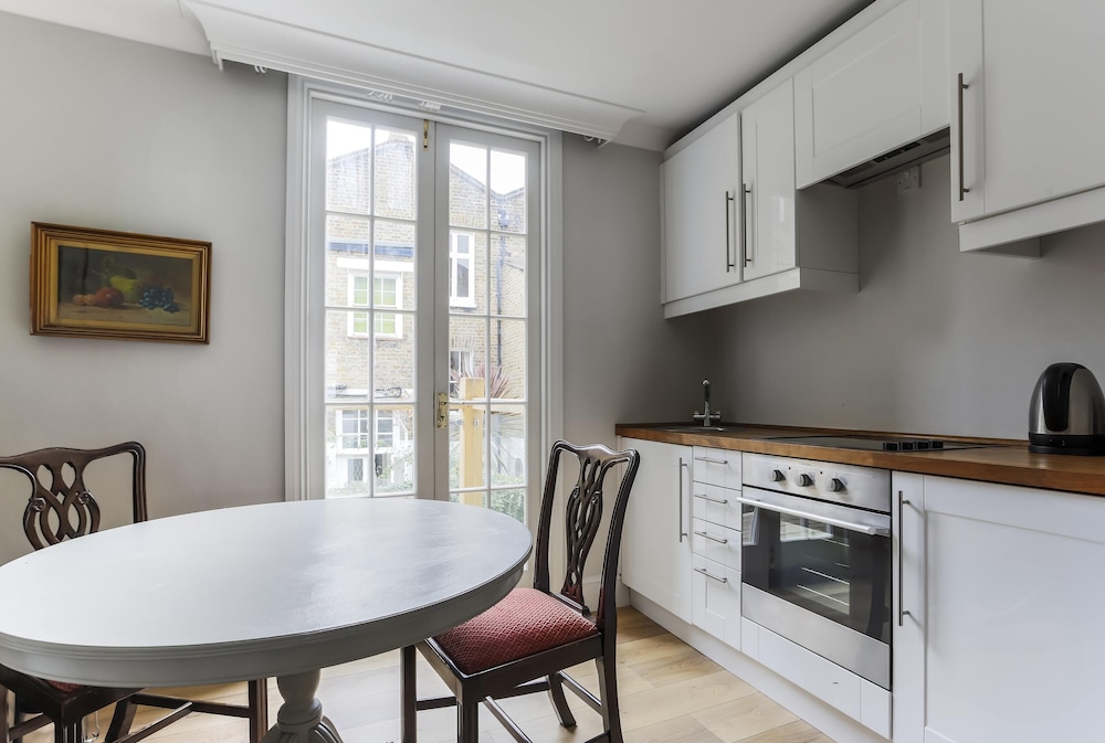 First Street II by Onefinestay
