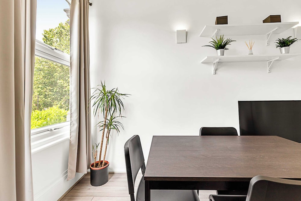 Bright and Newly Furnished Acton Apartment