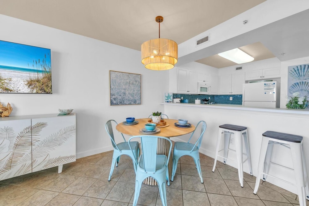 Pelican Isle 211- Sugar Sands Retreat