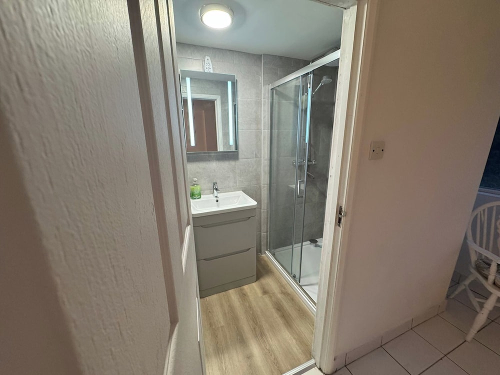 Riverside Retreat in Staines-upon-thames