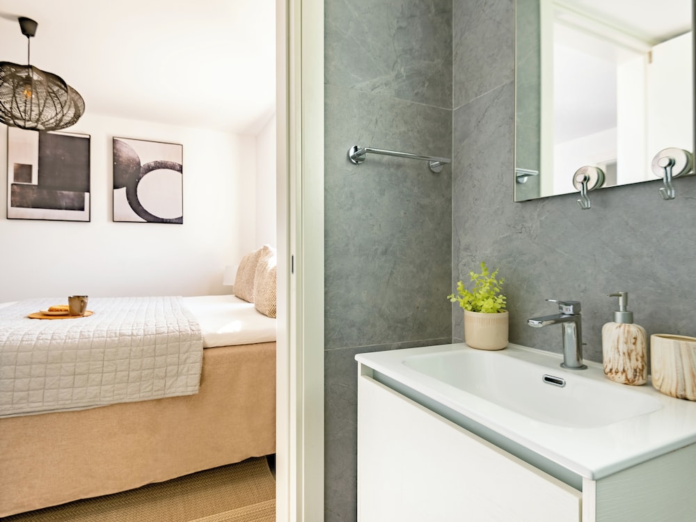 Sanders Crystal 2 Limassol