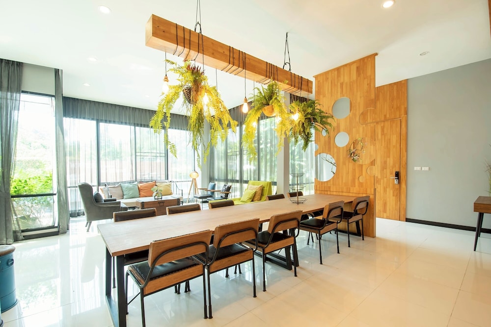 Penny - Farthing Pool Villa