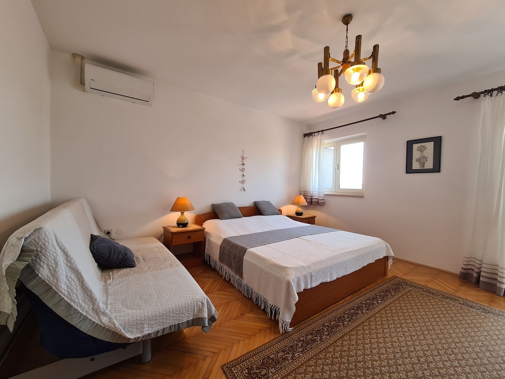 Apartment 743 view 5