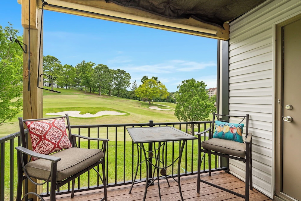 Greenside Retreat - Pointe Royale