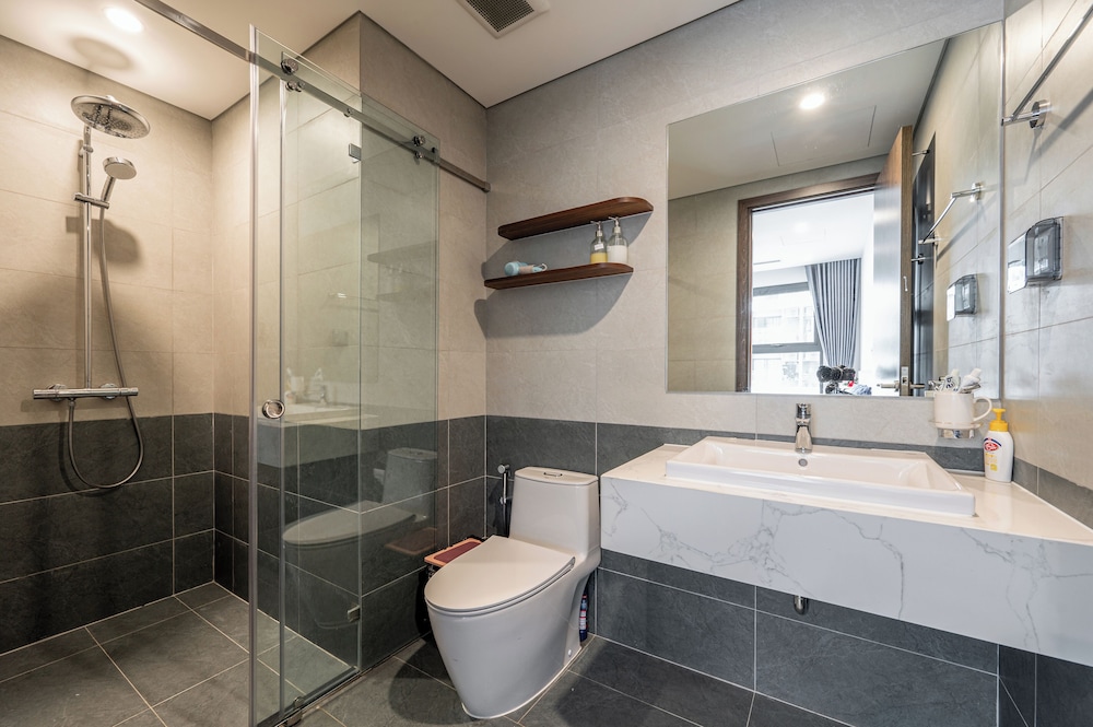 LA Nest 2 Bedrooms The Beverly - Vincom