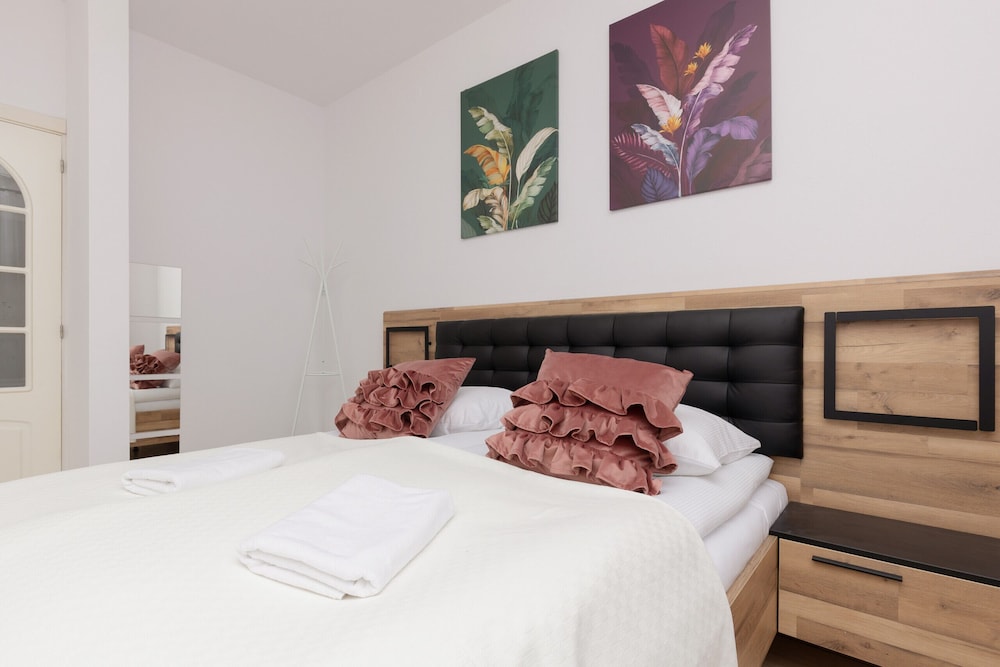 Bemowo Family Apartment by Renters view 3