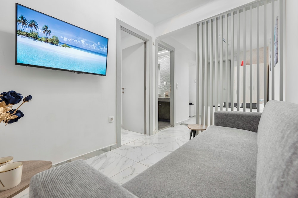 Premium Jacuzzi Suite at the City Center