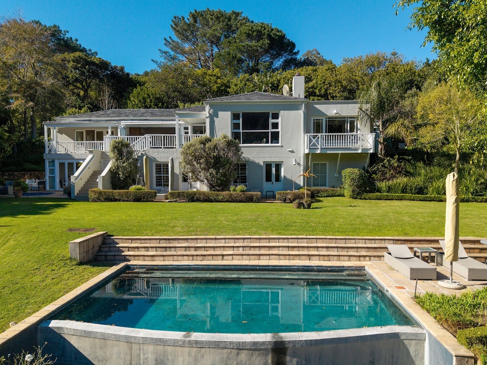 Unique Villa With Pool and Tennis Court