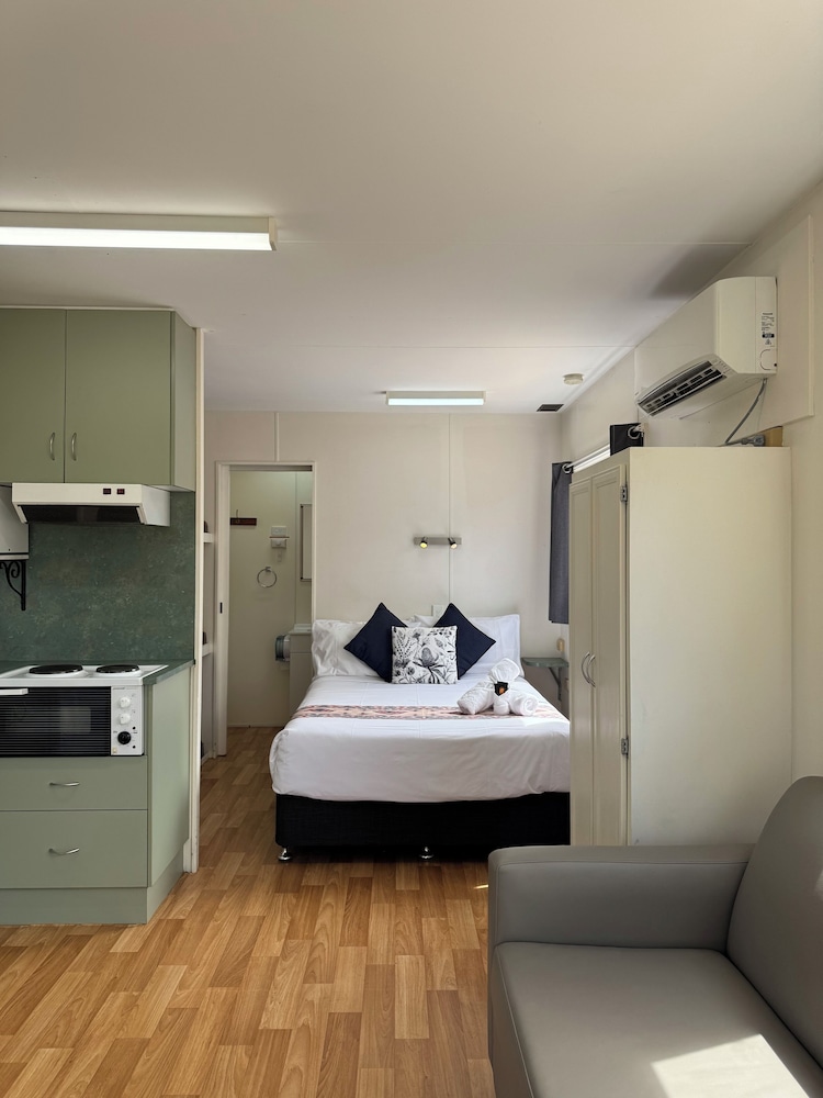 Hay Caravan Park