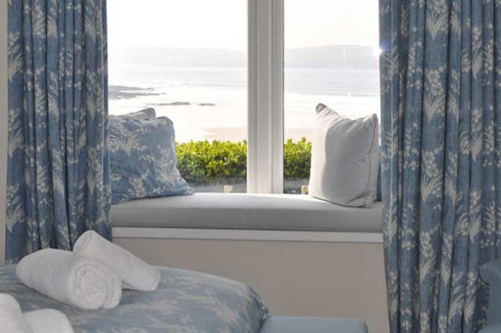 Gorgeous Apartment Only Yards From Polzeath Beach view 4