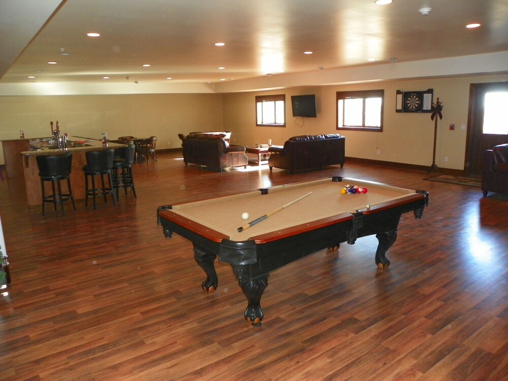 Dakota Prairie Lodge & Resort
