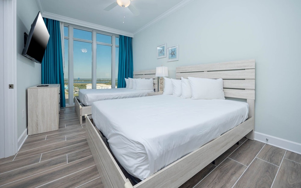 Phoenix Gulf Towers 905 4 Bedroom Condo view 2