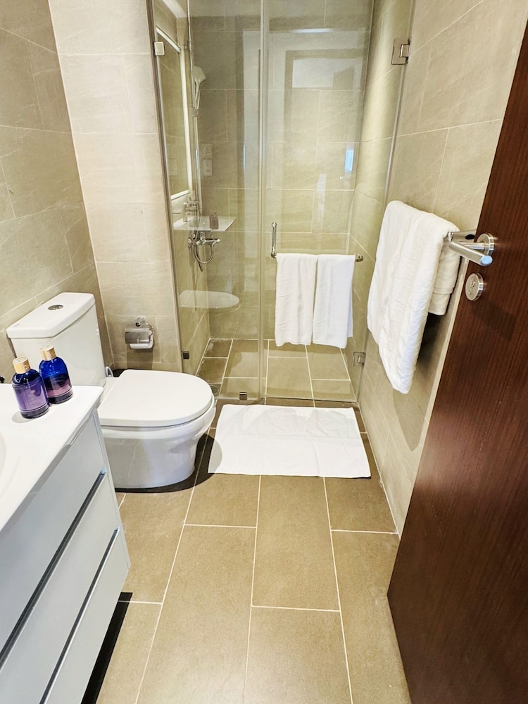 YAKA Trizen Luxury Apartments