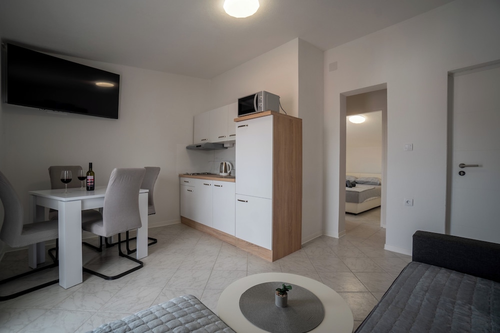 Apartments Najam Skundric