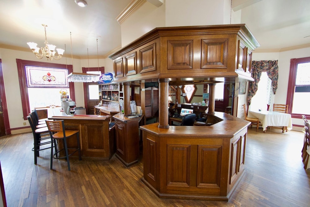 Irwin Street Inn