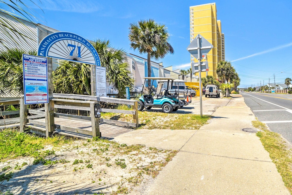 Beautiful PCB Townhome: Balcony & Resort Amenities