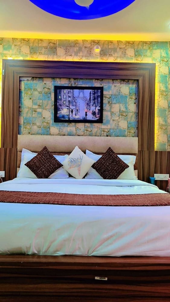 HOTEL SRG INN