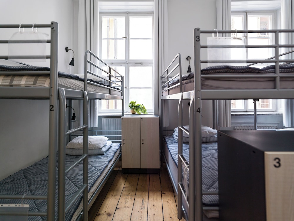 Castanea Old Town Hostel