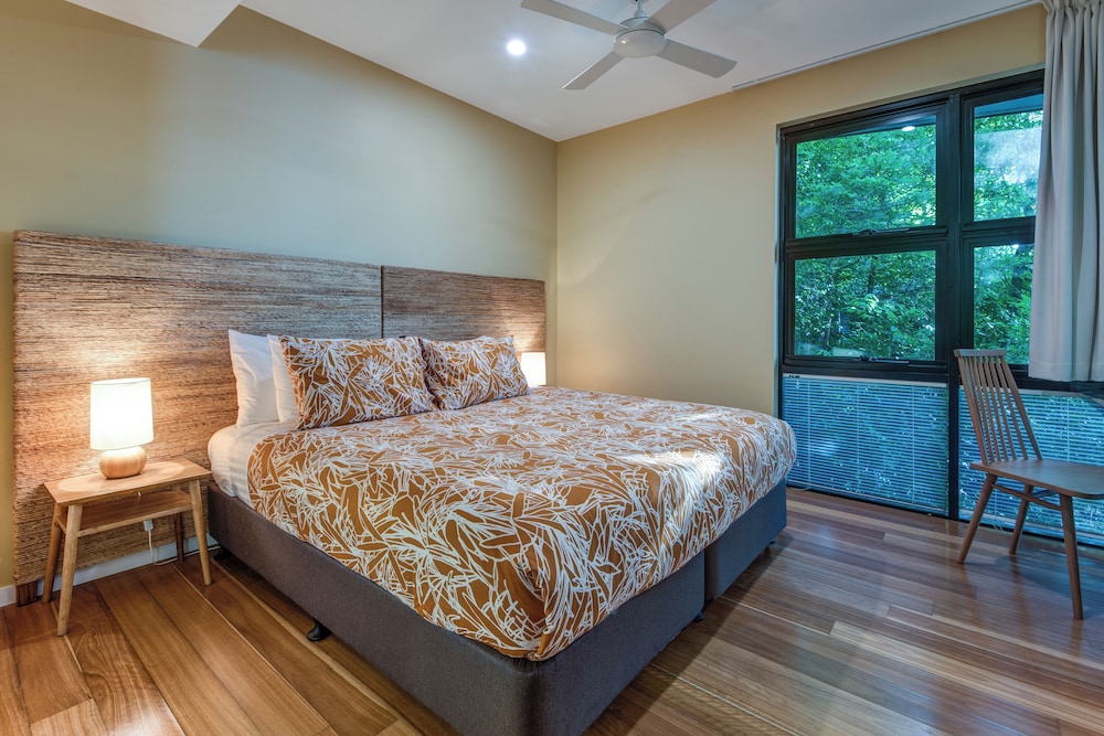 Edge 18 Waterfront Luxury
