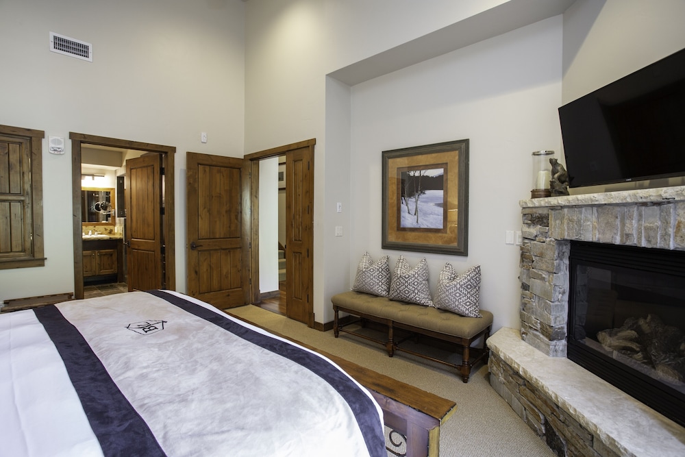 3 Bedroom Condo with Spa - Silver Baron Lodge 3 Condo