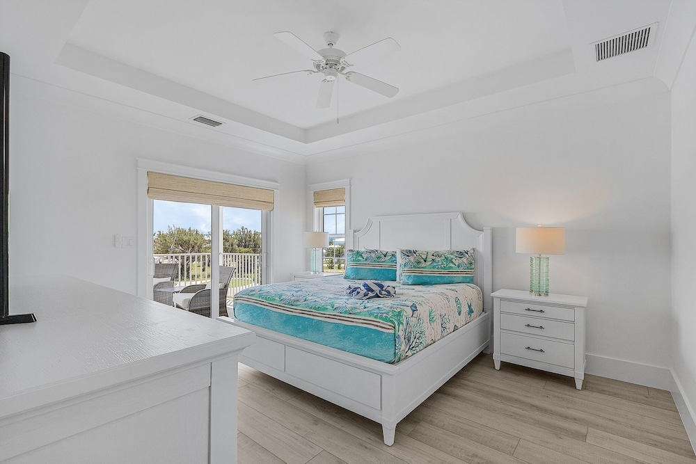 673 White Sands Retreat: Bay Views, Pool, Elevator 5 Bedroom Home