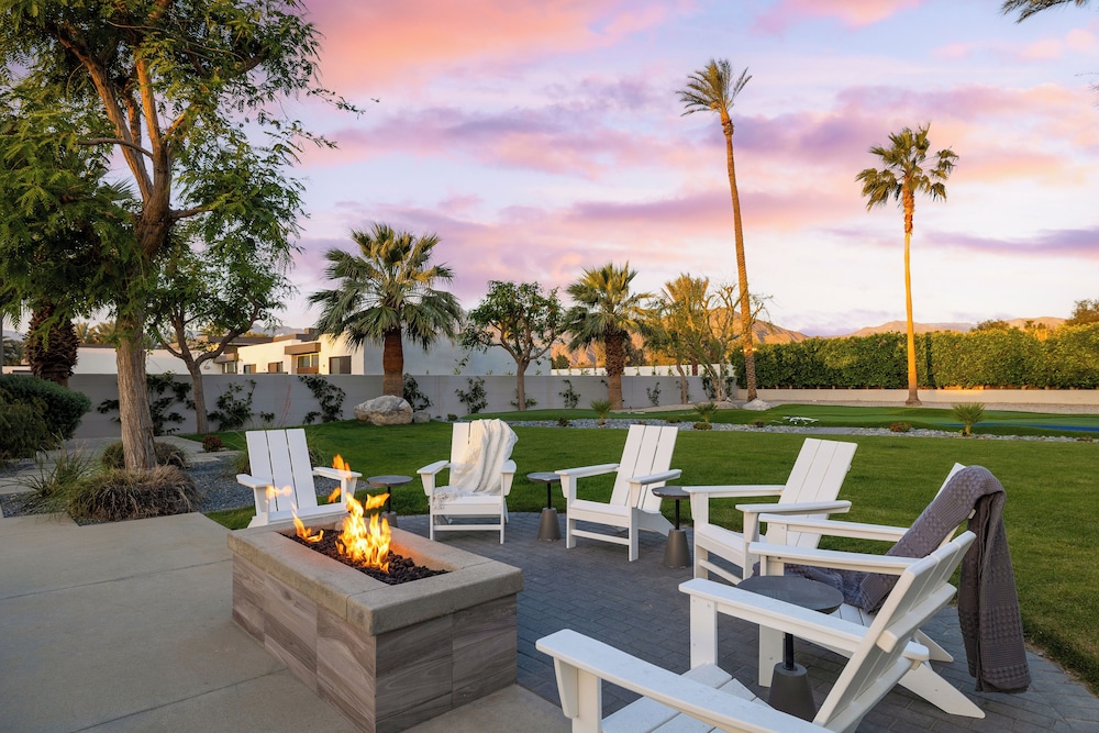 The Polo Villas by AvantStay – Modern Oasis Near Empire Polo Club