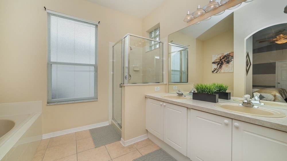 Windsor Palms Resort 4 Bedroom Pool+Spa Home 4 Home