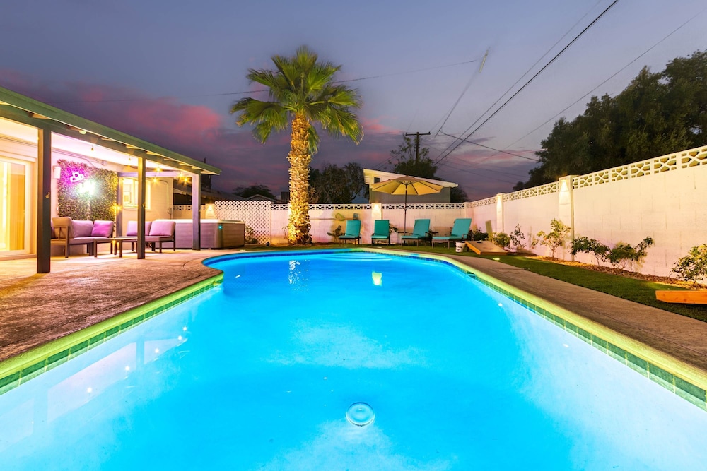 NEW The Mesquite Retreat on Oak Entertainers Oasis
